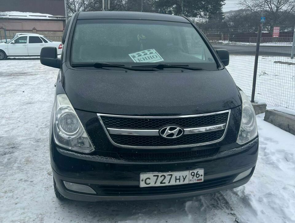 Тягач Старекс чёрный